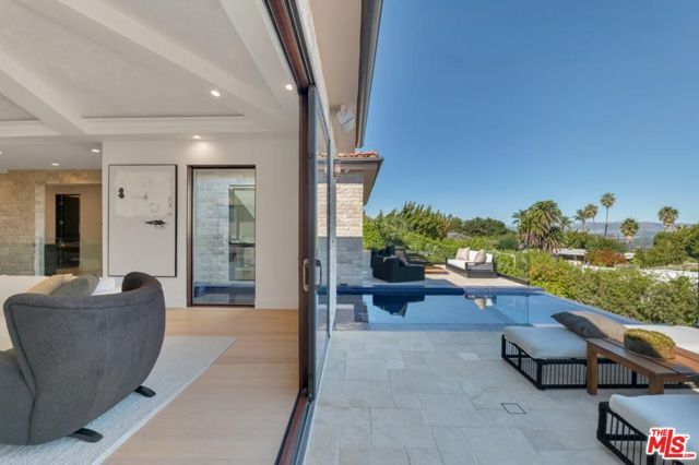 3116 Elvido Drive, Los Angeles, CA 90049