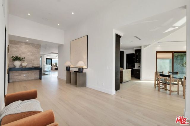 3116 Elvido Drive, Los Angeles, CA 90049