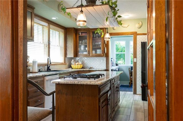 400 W 63rd Street, Kansas City, MO 64113