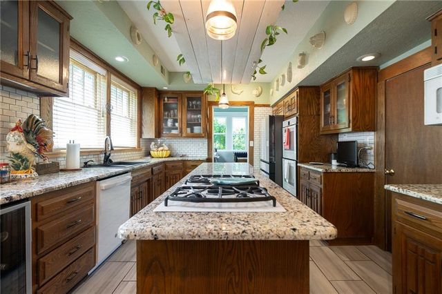 400 W 63rd Street, Kansas City, MO 64113