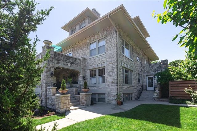 400 W 63rd Street, Kansas City, MO 64113