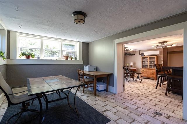 400 W 63rd Street, Kansas City, MO 64113