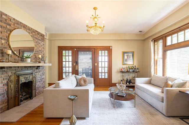 400 W 63rd Street, Kansas City, MO 64113