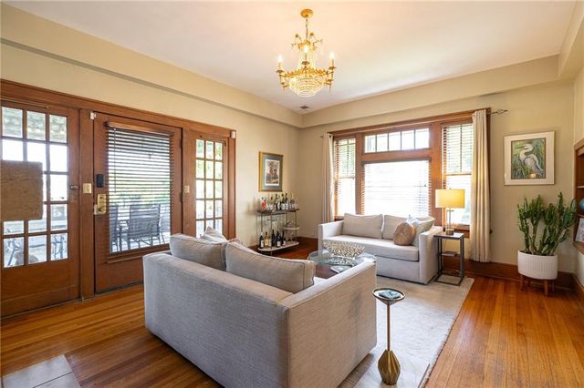 400 W 63rd Street, Kansas City, MO 64113