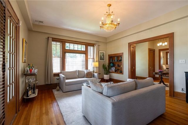 400 W 63rd Street, Kansas City, MO 64113