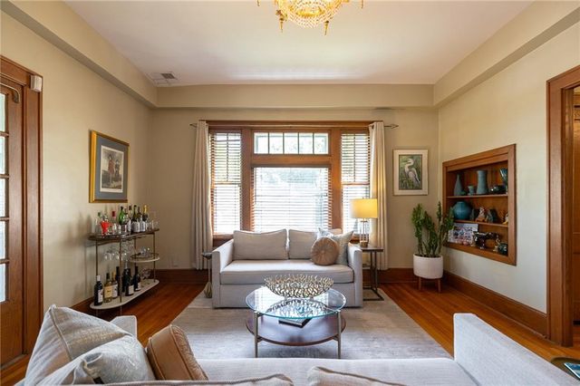 400 W 63rd Street, Kansas City, MO 64113