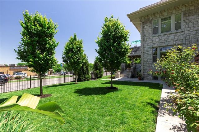400 W 63rd Street, Kansas City, MO 64113