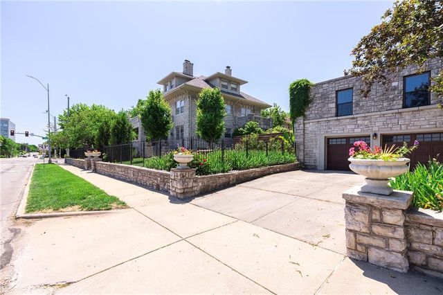 400 W 63rd Street, Kansas City, MO 64113