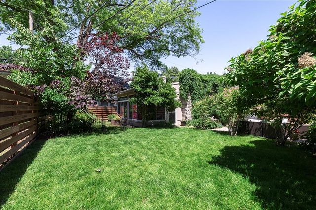 400 W 63rd Street, Kansas City, MO 64113