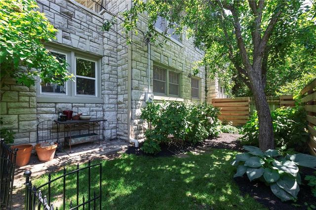 400 W 63rd Street, Kansas City, MO 64113