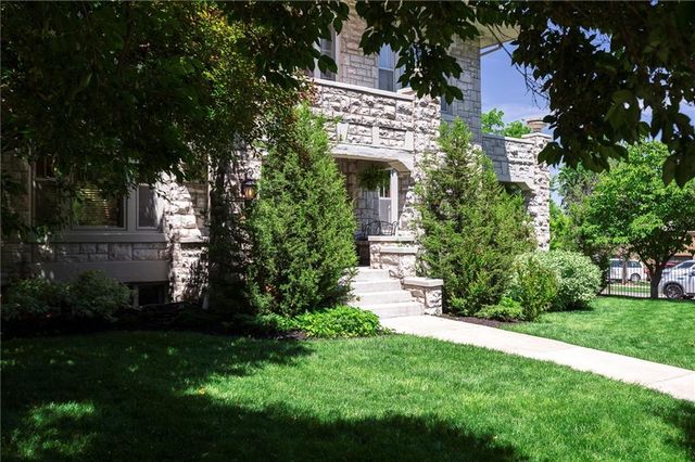 400 W 63rd Street, Kansas City, MO 64113