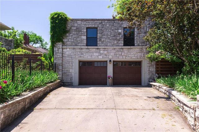 400 W 63rd Street, Kansas City, MO 64113
