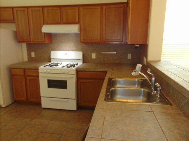 2405 Allred DR A, Austin, TX 78748