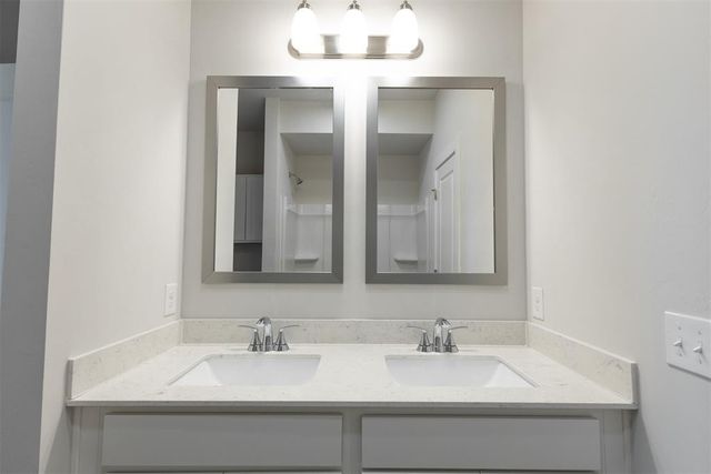 1721 Elm Circle, Tuttle, OK 73089