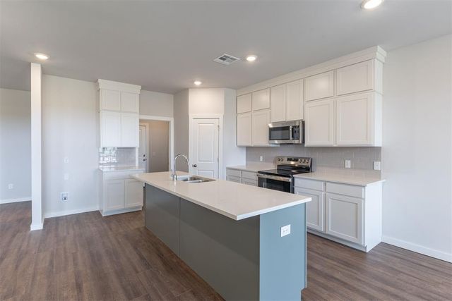 1721 Elm Circle, Tuttle, OK 73089