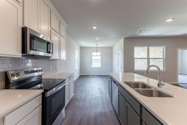 1721 Elm Circle, Tuttle, OK 73089