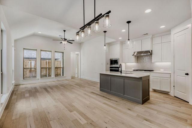 609 Damsel June Street, Lewisville, TX 75056