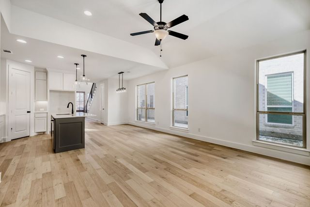 609 Damsel June Street, Lewisville, TX 75056