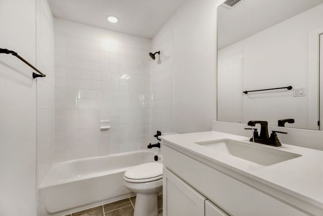 609 Damsel June Street, Lewisville, TX 75056