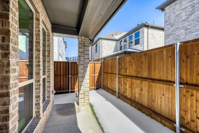 609 Damsel June Street, Lewisville, TX 75056