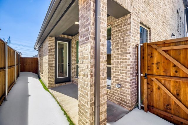 609 Damsel June Street, Lewisville, TX 75056