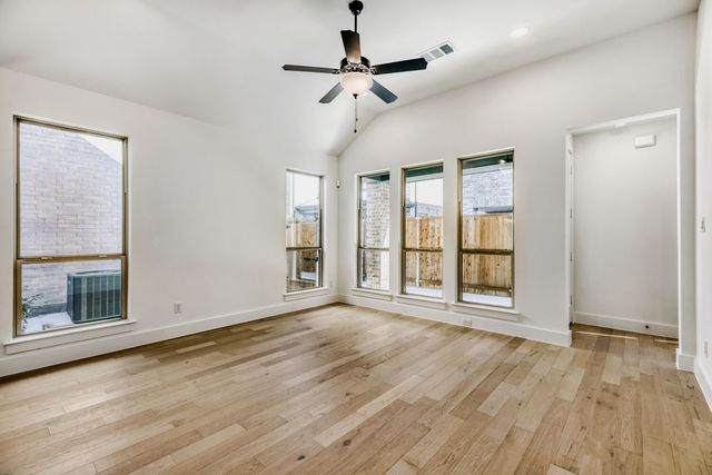 609 Damsel June Street, Lewisville, TX 75056