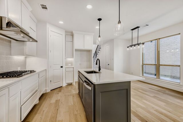 609 Damsel June Street, Lewisville, TX 75056