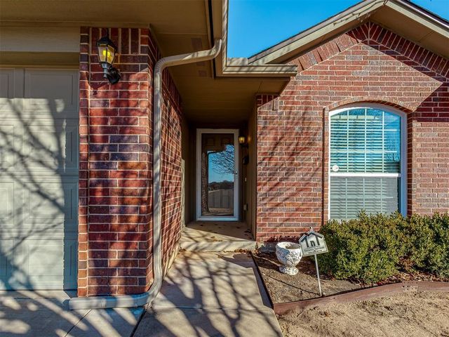 3624 Green Apple Place, Moore, OK 73160