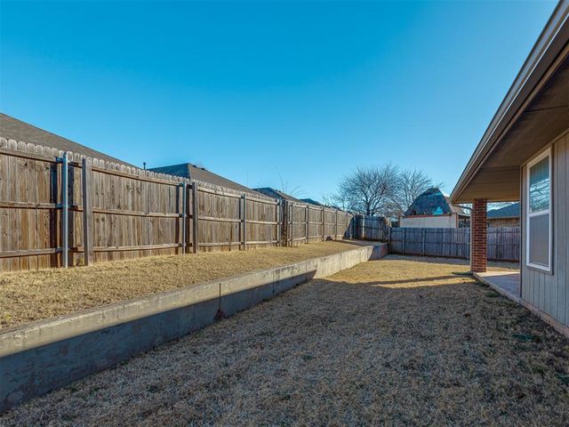 3624 Green Apple Place, Moore, OK 73160