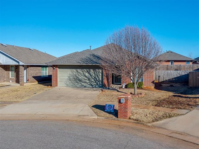 3624 Green Apple Place, Moore, OK 73160