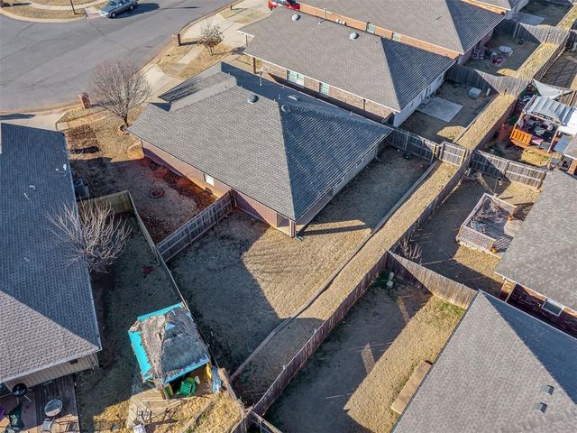 3624 Green Apple Place, Moore, OK 73160