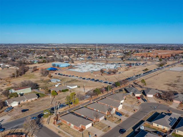 3624 Green Apple Place, Moore, OK 73160