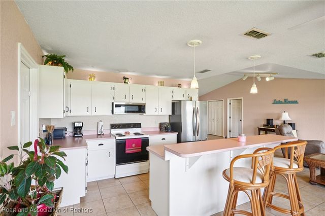 1066 Lake Carrie Drive, Lake Placid, FL 33852