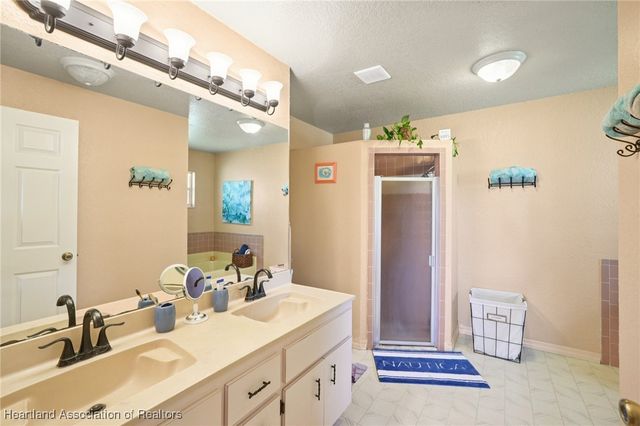 1066 Lake Carrie Drive, Lake Placid, FL 33852
