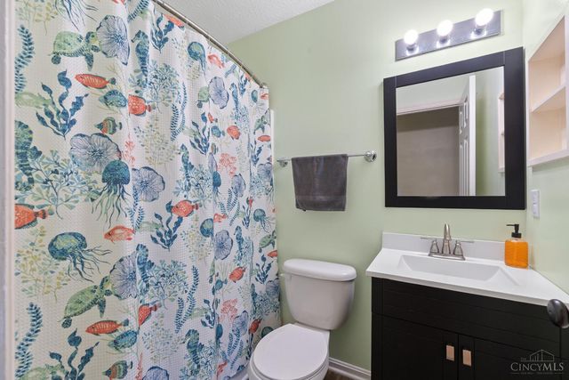 609 Fox Chase Way, Maineville, OH 45039