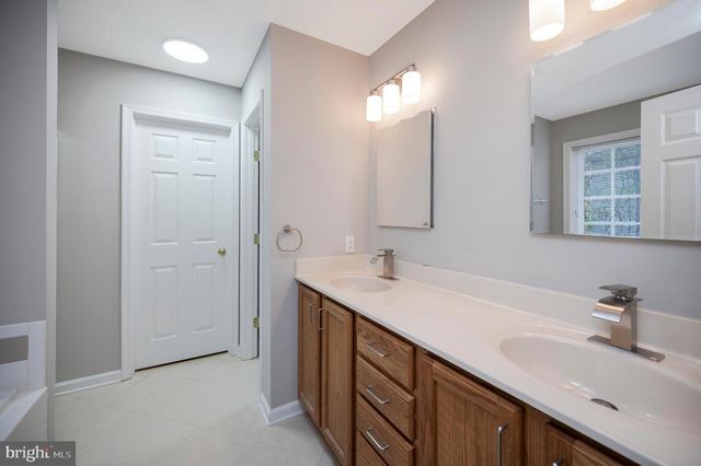 550 HARRISON CIR, Locust Grove, VA 22508