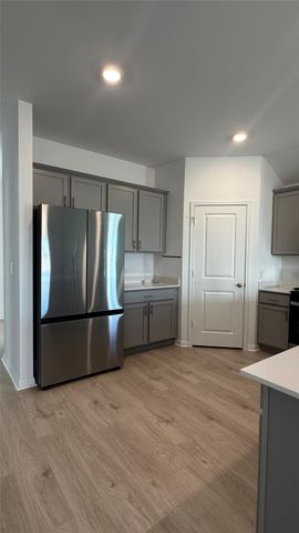197 Santa Rosa LN, Buda, TX 78610
