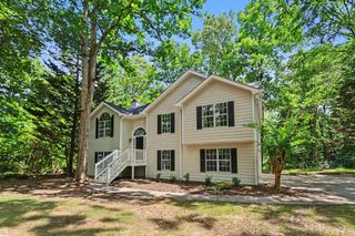 105 Creek View Drive, Hoschton, GA 30548