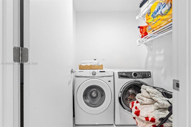 851 NE 1st Ave 1205, Miami, FL 33132