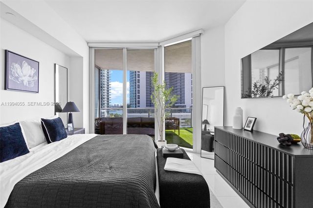 851 NE 1st Ave 1205, Miami, FL 33132