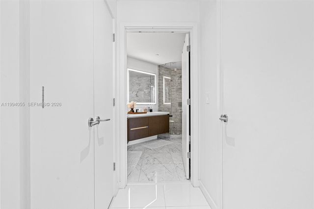 851 NE 1st Ave 1205, Miami, FL 33132