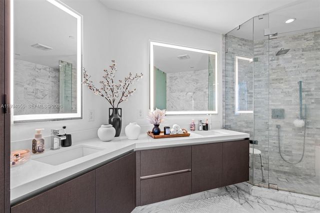 851 NE 1st Ave 1205, Miami, FL 33132