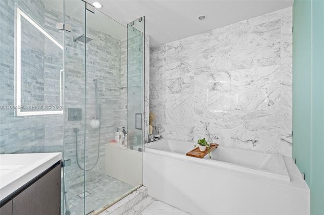 851 NE 1st Ave 1205, Miami, FL 33132