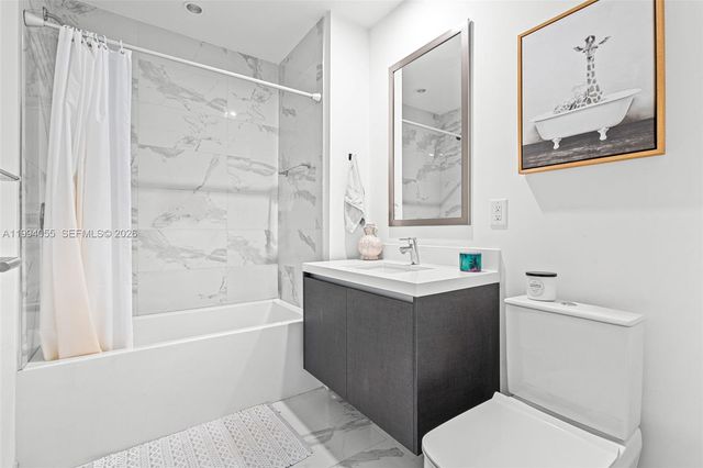 851 NE 1st Ave 1205, Miami, FL 33132