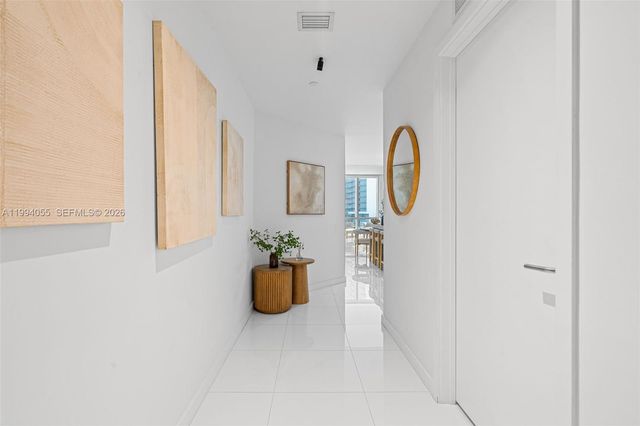 851 NE 1st Ave 1205, Miami, FL 33132