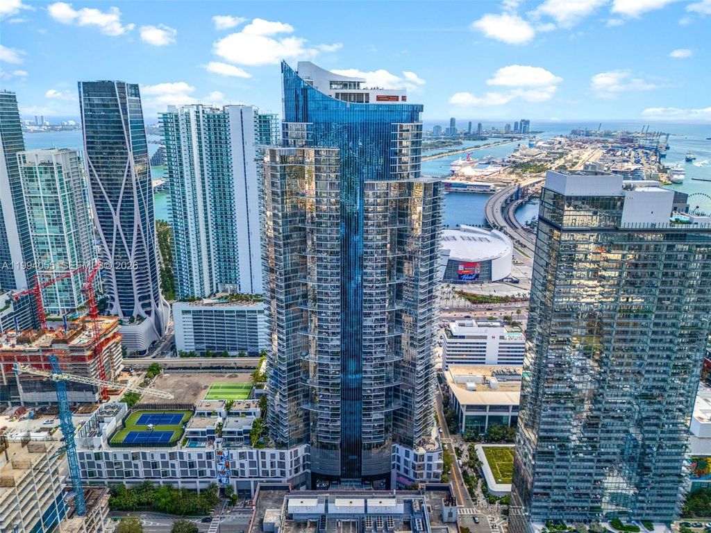 851 NE 1st Ave 1205, Miami, FL 33132