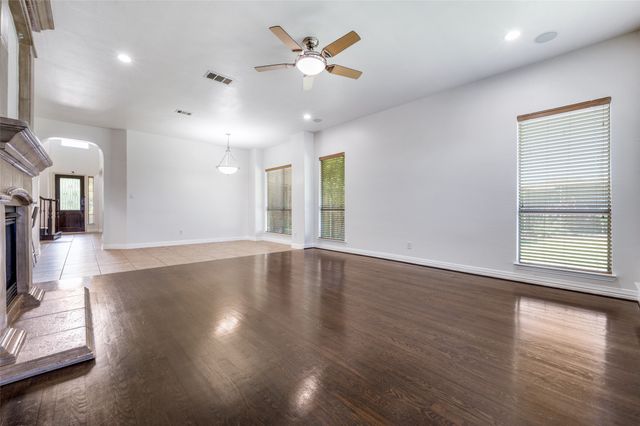 2043 Loma Alta Drive, Irving, TX 75063