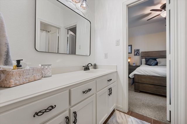 1010 Ivy Charm Way, Arlington, TX 76005