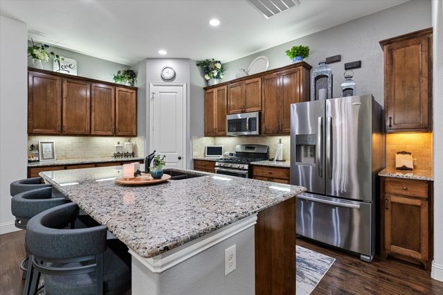 1010 Ivy Charm Way, Arlington, TX 76005