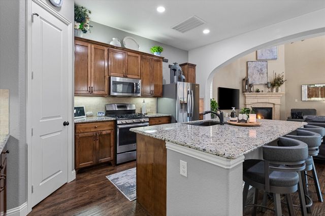 1010 Ivy Charm Way, Arlington, TX 76005